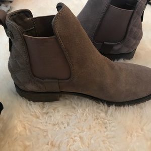 Steve Madden chelsea boots
